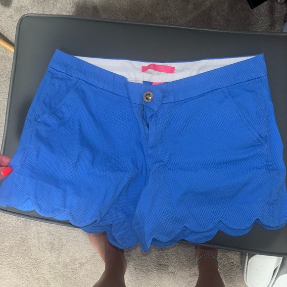 Lilly Pulitzer Blue Scalloped Shorts - Picture 4 of 5